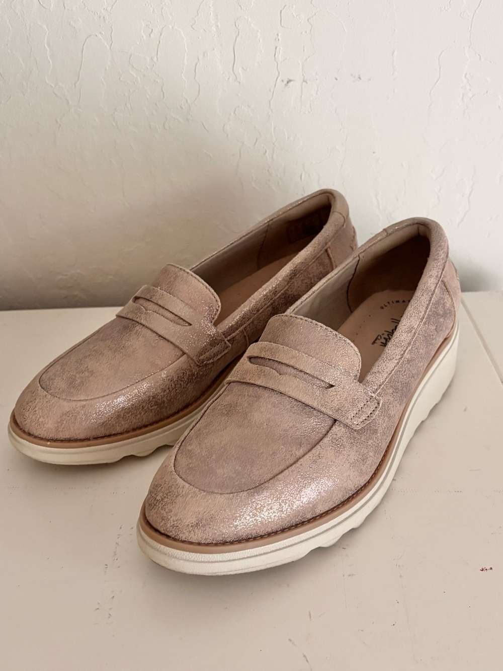 Clark’s Sharon Ranch Metallic Suede Penny Loafers Comfort Sole, Sz 8.5